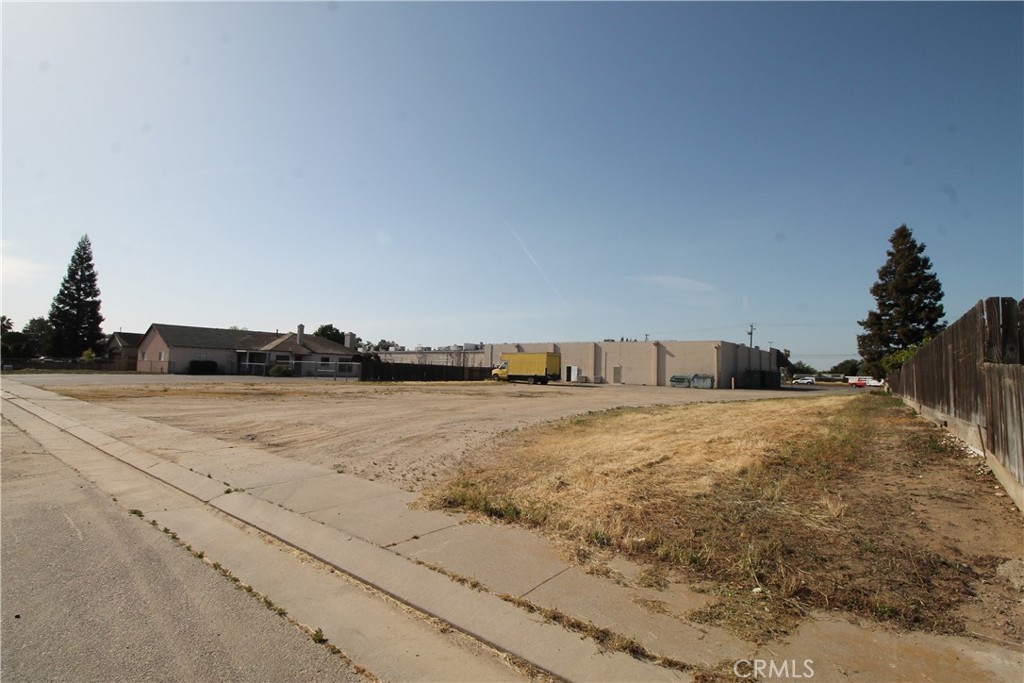 2226 Edmart Street Escalon, CA 95320 - Photo 3 of 18