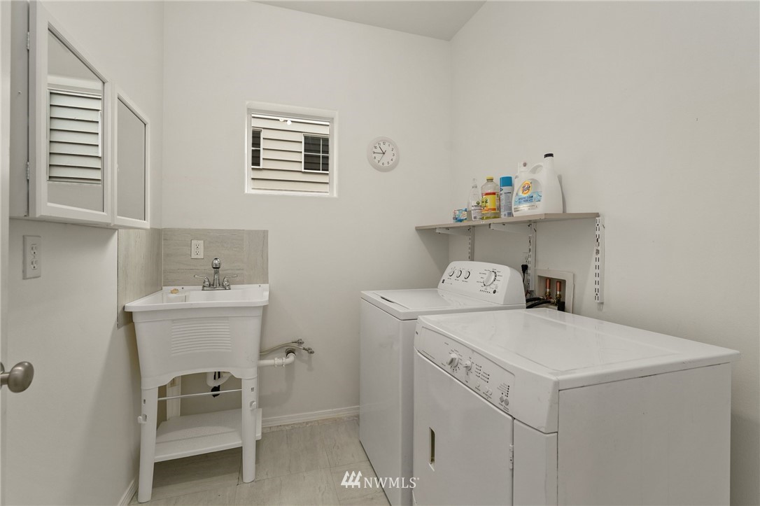 1228 186th Street Southeast Bothell, WA 98012 - Photo 24 of 40 Gallery Image 24