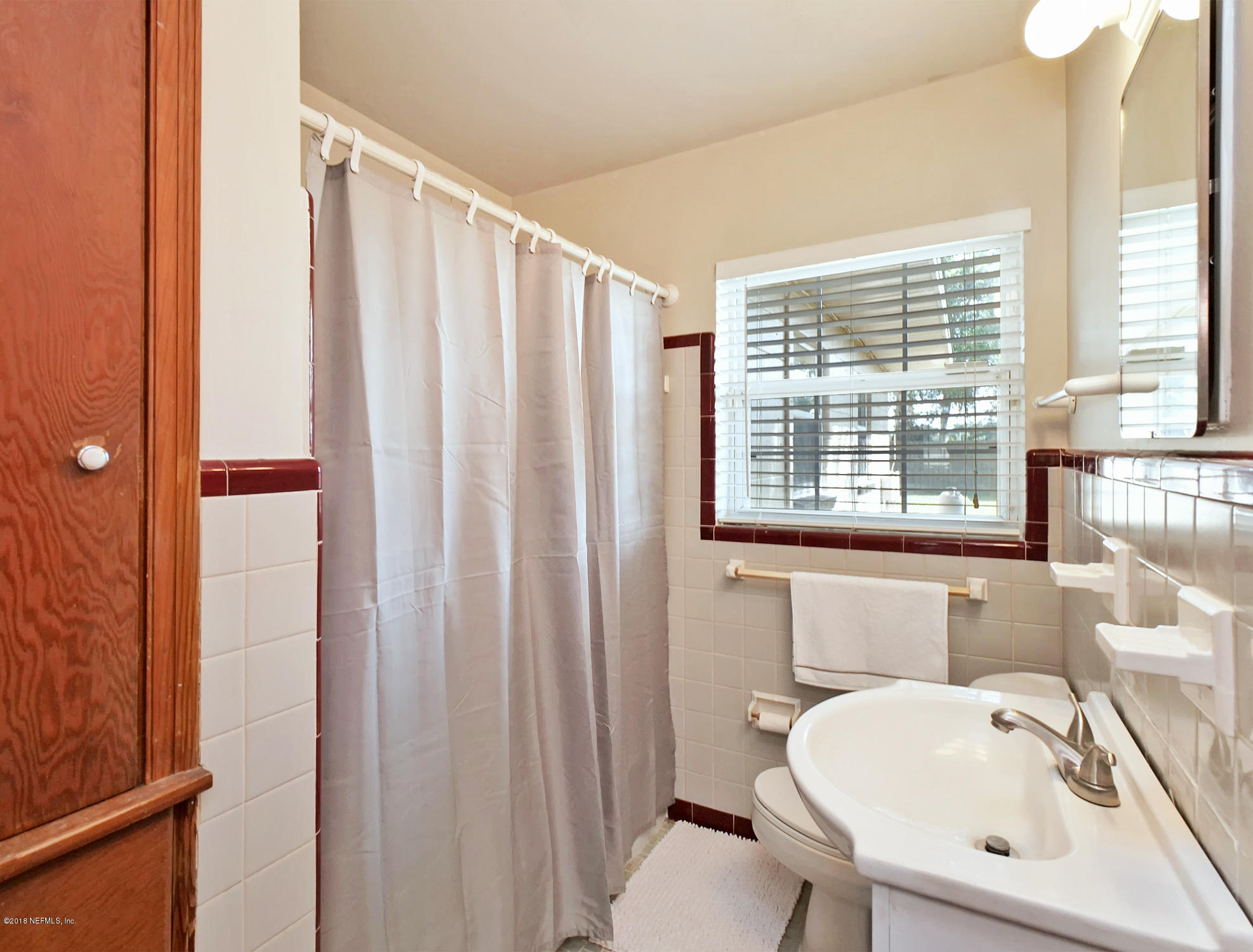 4538 Cambridge Road Jacksonville, FL 32210 - Photo 8 of 27 4538 Cambridge Rd-Bathroom #1