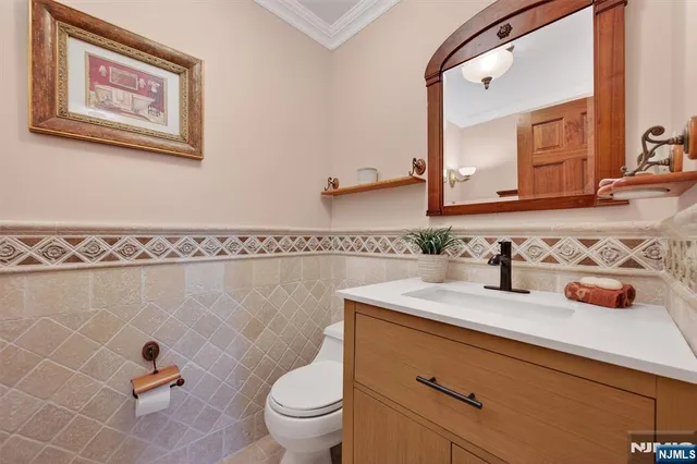 $675,000 | 30 Peach Hill Court, Ramsey, NJ 07446