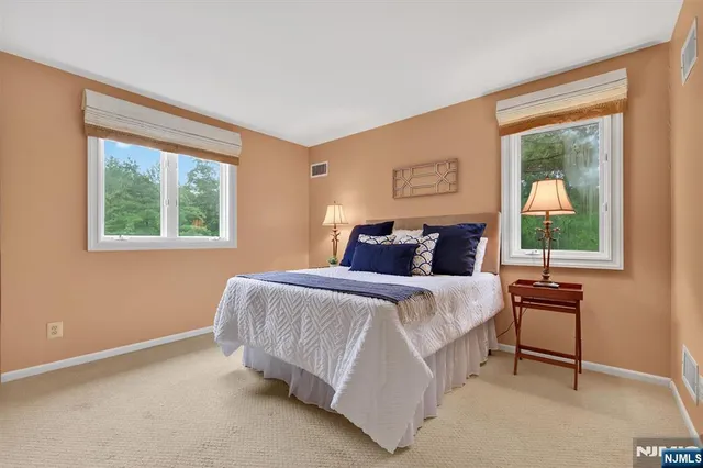 $675,000 | 30 Peach Hill Court, Ramsey, NJ 07446