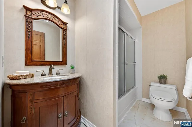 $675,000 | 30 Peach Hill Court, Ramsey, NJ 07446