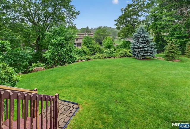 $675,000 | 30 Peach Hill Court, Ramsey, NJ 07446