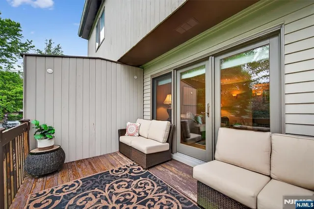 $675,000 | 30 Peach Hill Court, Ramsey, NJ 07446