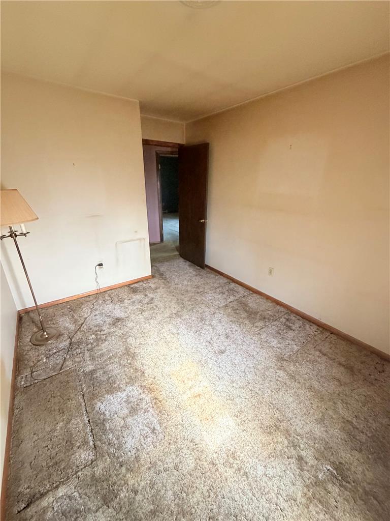 5963 Valley Road Slatington, PA 18080 - Photo 13 of 20 A versatile room awaits a fresh vision for its next chapter.