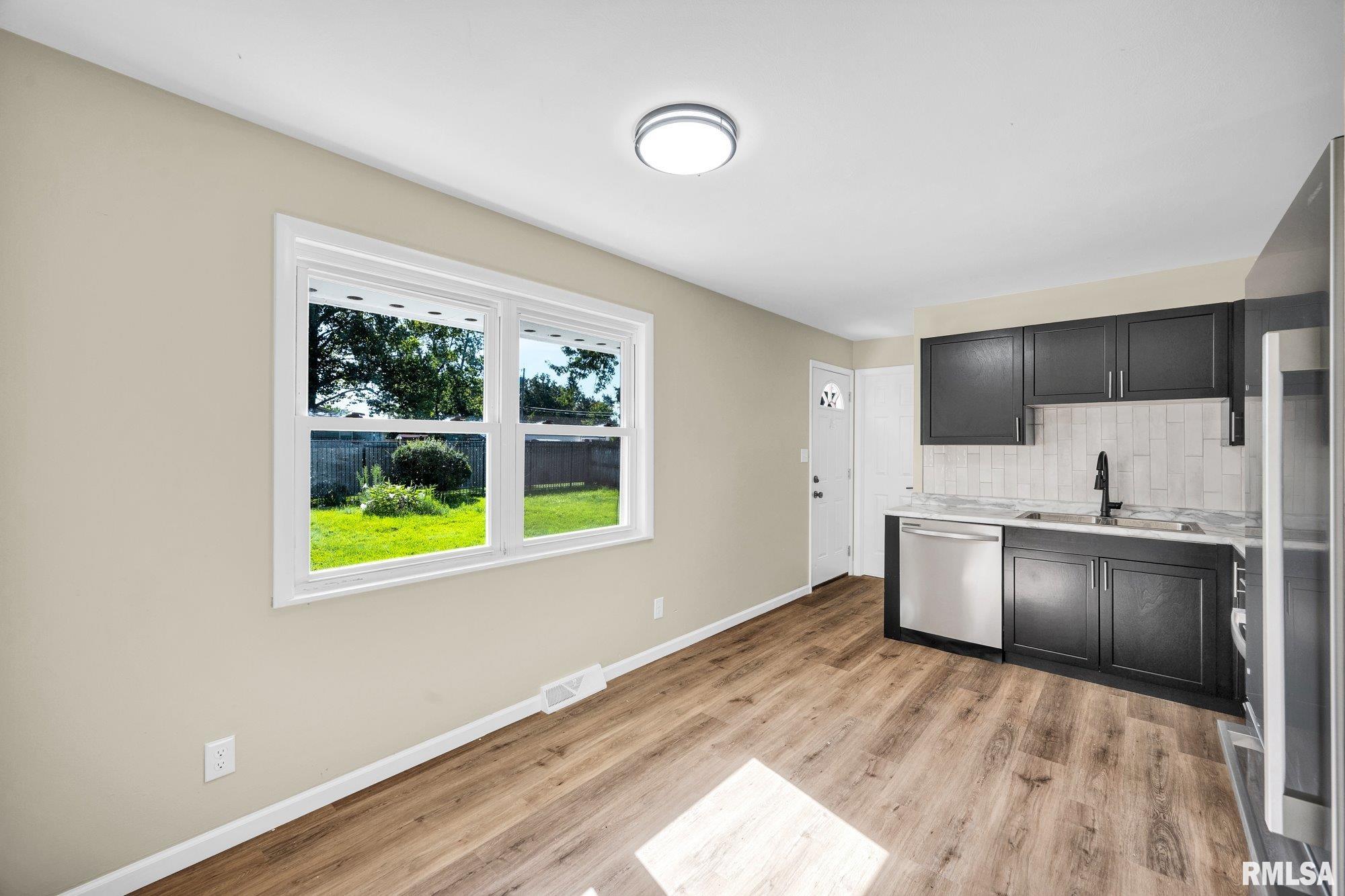 5814 North Hamilton Road Peoria, IL 61614 - Photo 14 of 25 Gallery Image 14