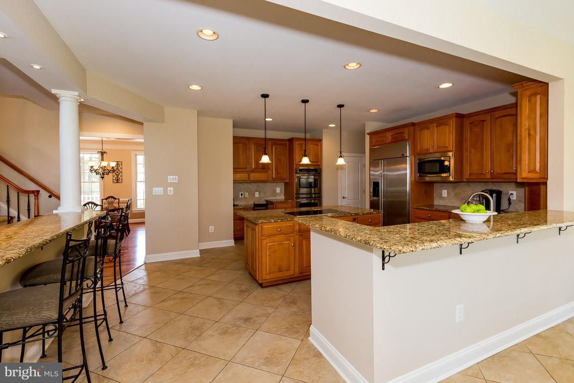 6042 Detrick Road Mount Airy, MD 21771 - Photo 4 of 30 Granite, Stainless, Italian Tile, Huge Pantry