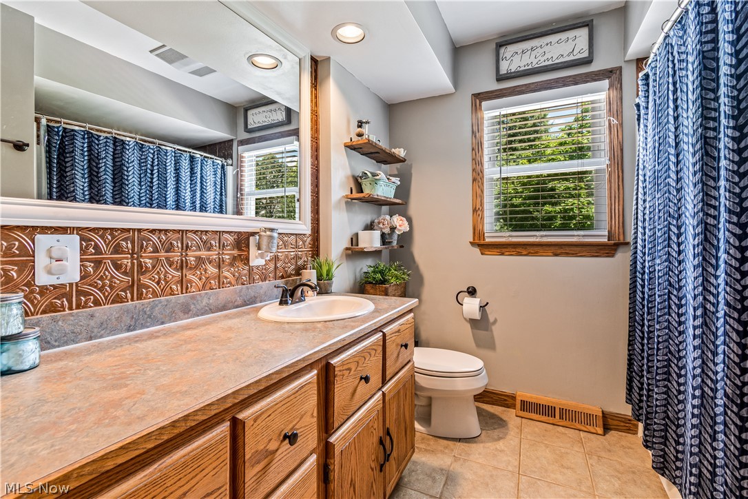 3245 Brenner Road Barberton, OH 44203 - Photo 16 of 30 Bathroom
