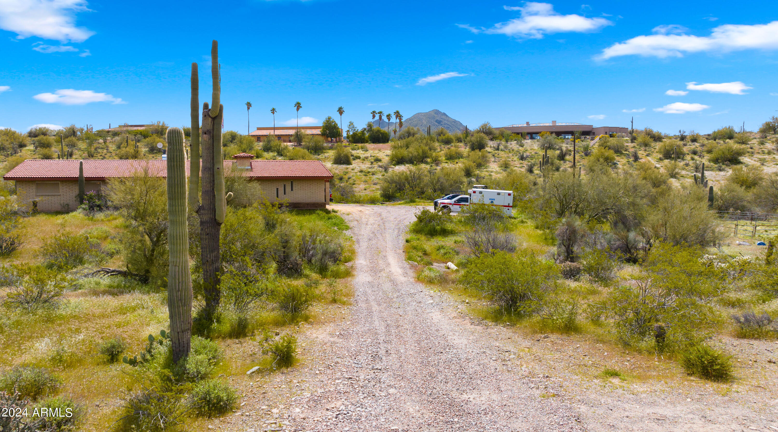 5801 East Saguaro Road Cave Creek, AZ 85331 - Photo 9 of 38 Driveway view