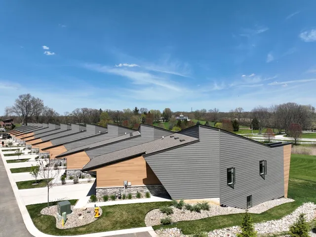 $564,900 | 210 Yard Perfect Drive, La Porte, IN 46350