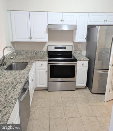 $2,300 | 8048 Pantano Place, Unit 8, Alexandria, VA 22309