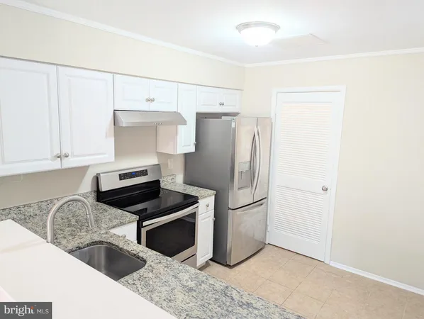 $2,300 | 8048 Pantano Place, Unit 8, Alexandria, VA 22309