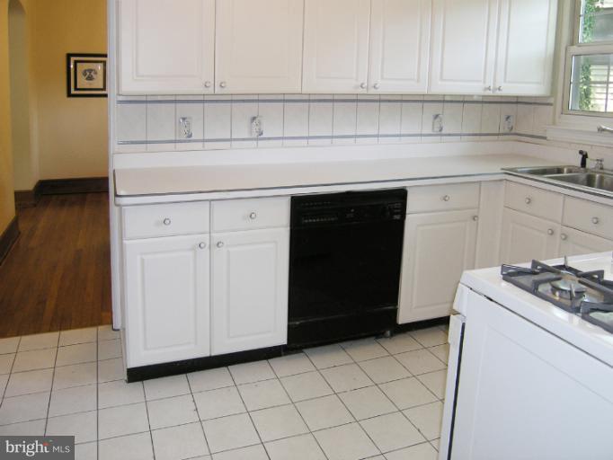 417 Ellsworth Drive Silver Spring, MD 20910 - Photo 20 of 24 Kitchen