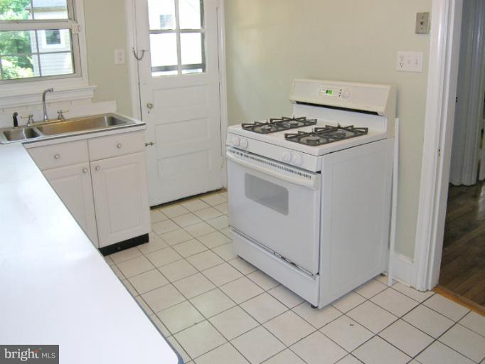 417 Ellsworth Drive Silver Spring, MD 20910 - Photo 21 of 24 Kitchen