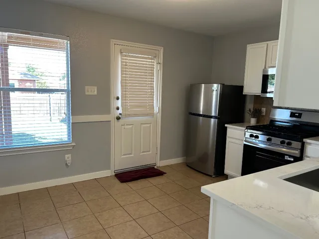 $250,000 | 13033 Jelly Palm Trail, Elgin, TX 78621