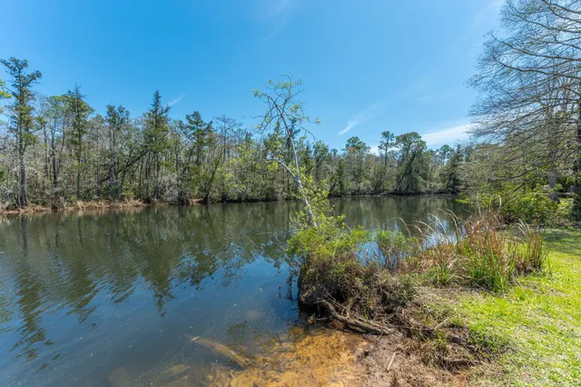 $1,600,000 | Island Island Breath Of Life Sanctuary Milton, Milton, FL 32570