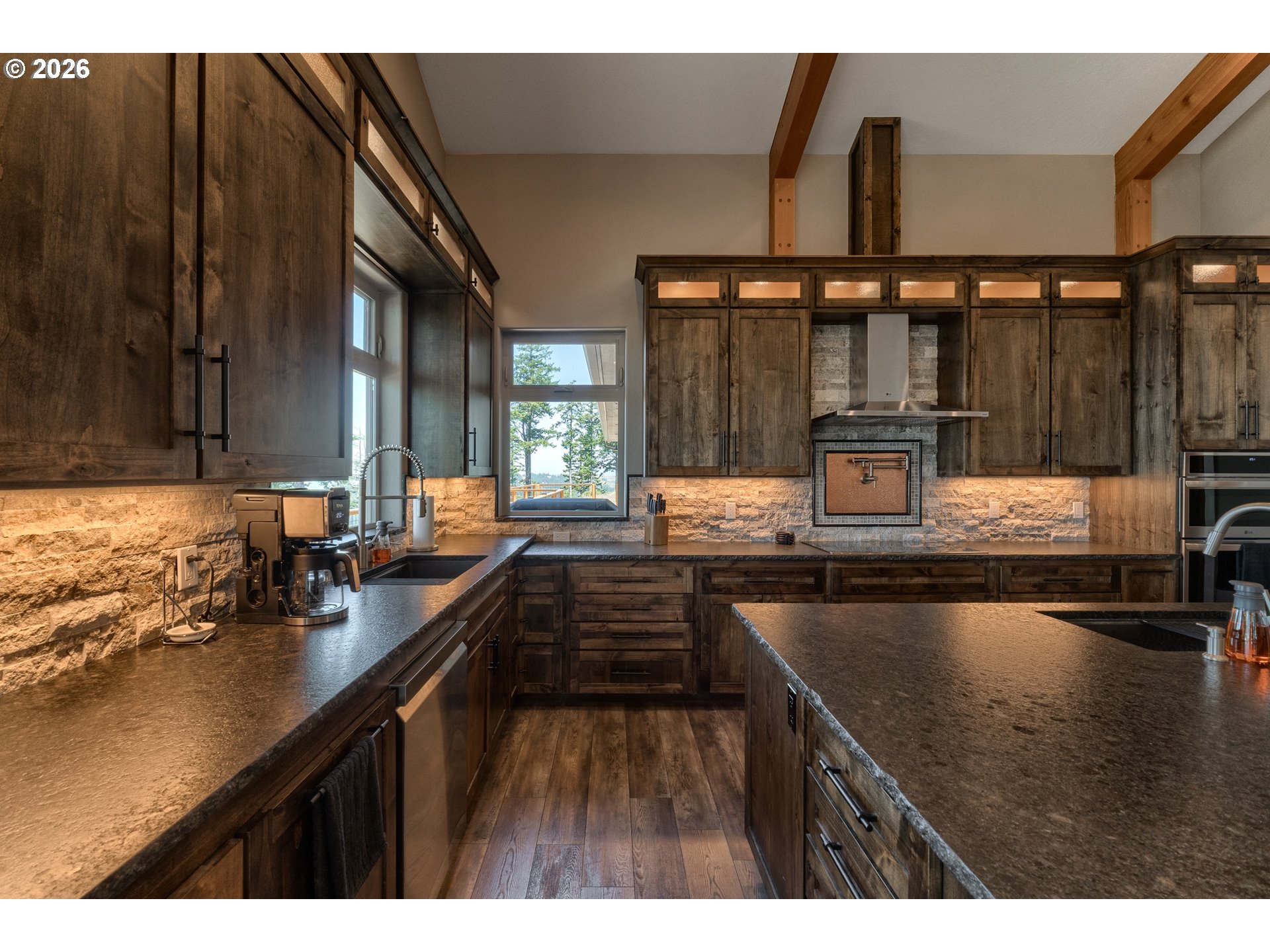 94840 Grizzly Mountain Road Gold Beach, OR 97444 - Photo 8 of 48