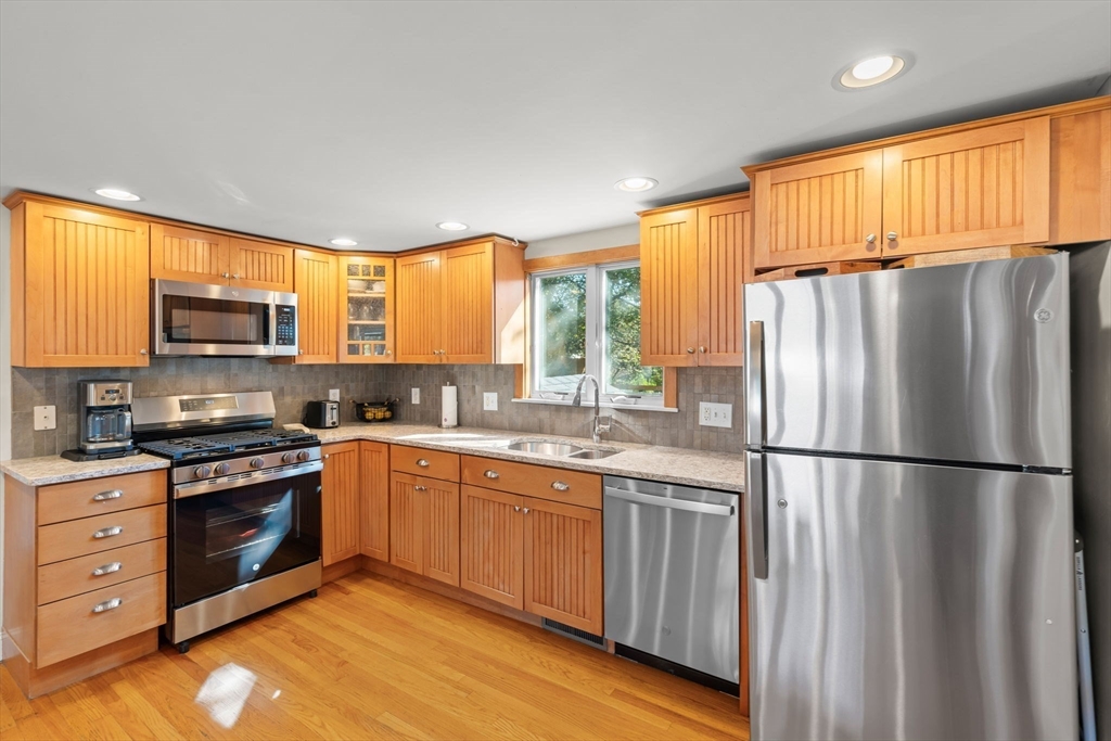 13 Windsor Road Beverly, MA 01915 - Photo 17 of 42 Gallery Image 17