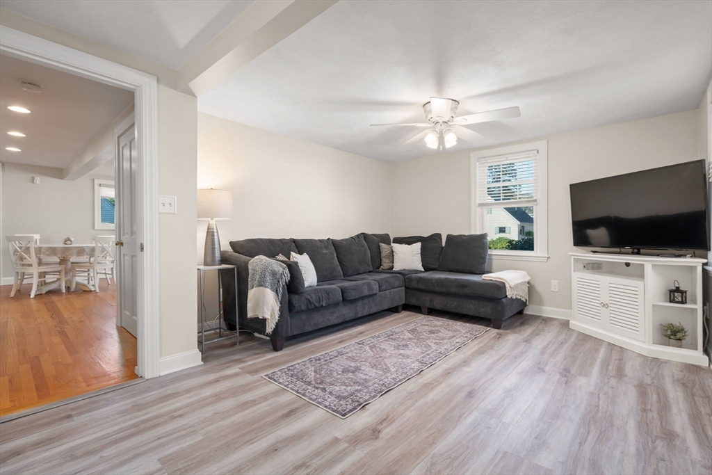 13 Windsor Road Beverly, MA 01915 - Photo 23 of 42 Gallery Image 23
