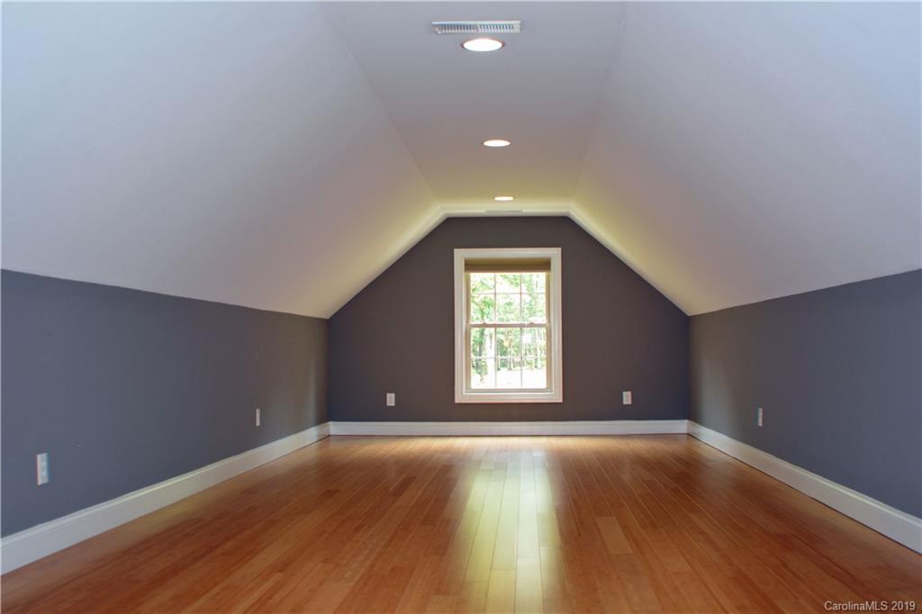8024 White Oak Rd Union Grove Union Grove, NC 28689 - Photo 17 of 25