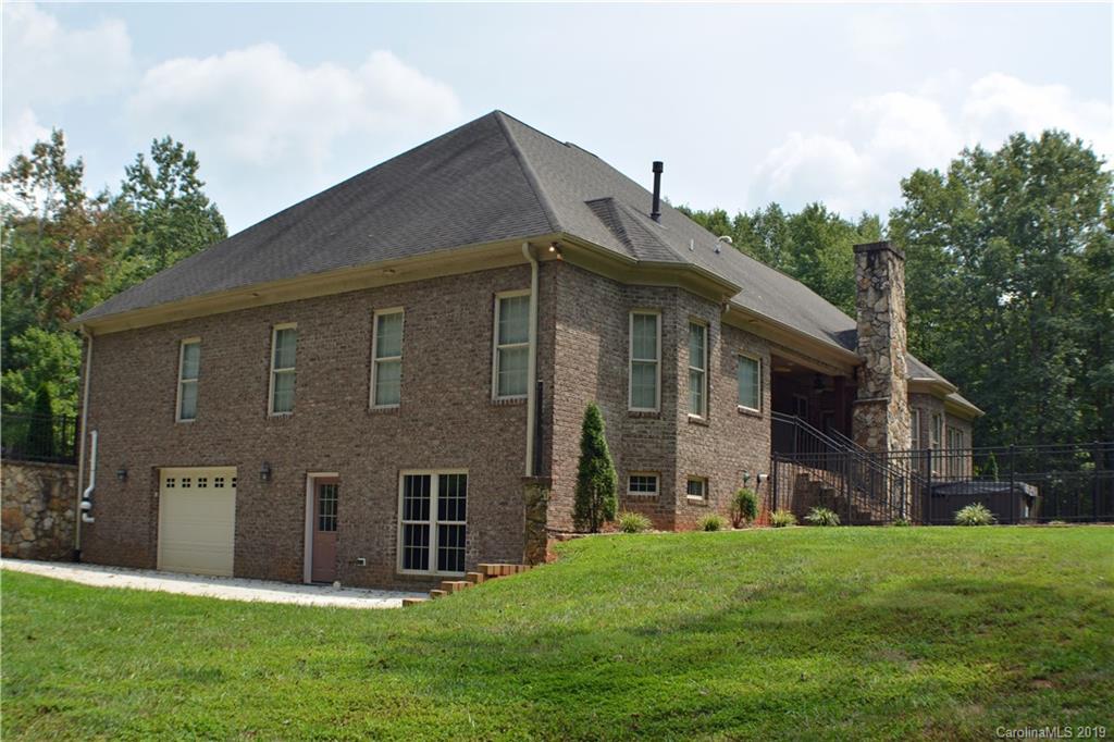 8024 White Oak Rd Union Grove Union Grove, NC 28689 - Photo 3 of 25