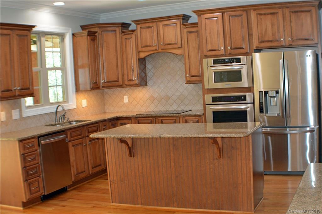 8024 White Oak Rd Union Grove Union Grove, NC 28689 - Photo 4 of 25