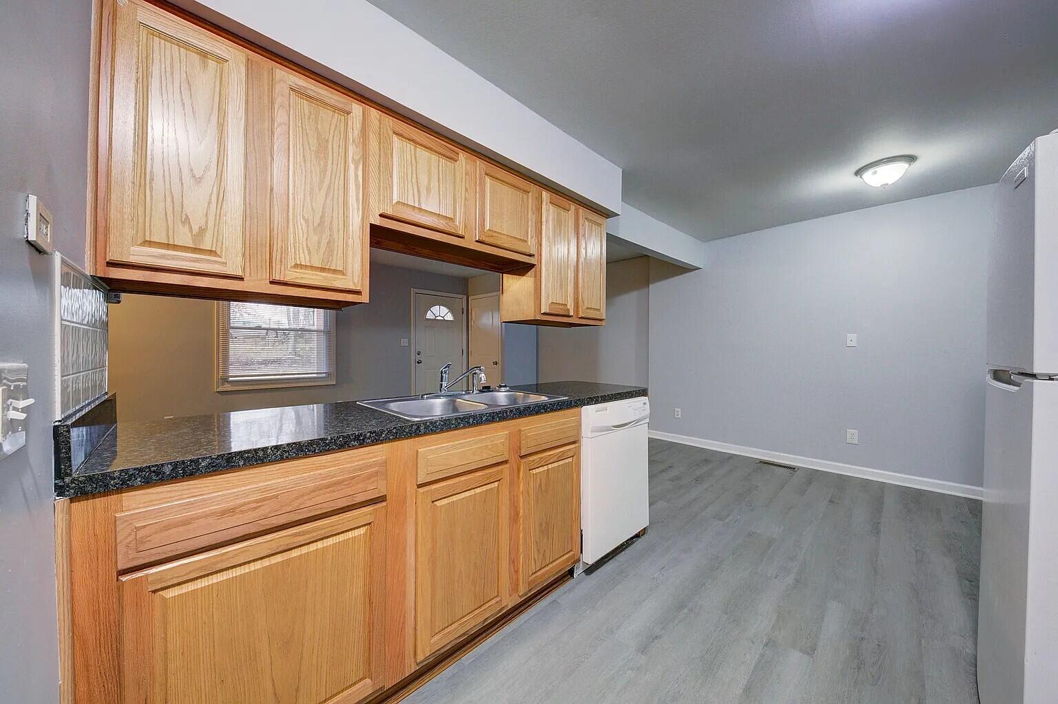 260 West Unadilla Street, Unit 5 Pinckney, MI 48169 - Photo 5 of 14 Unadilla 3-10