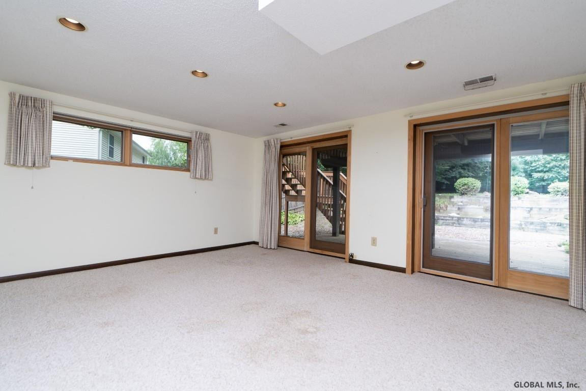 25 Dyke Road Colonie, NY 12110 - Photo 24 of 32 Photo 24