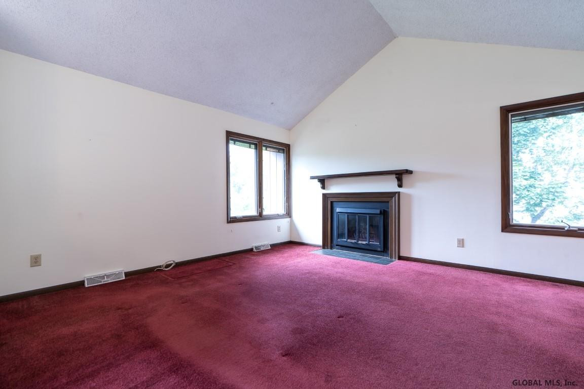 25 Dyke Road Colonie, NY 12110 - Photo 4 of 32 Photo 4