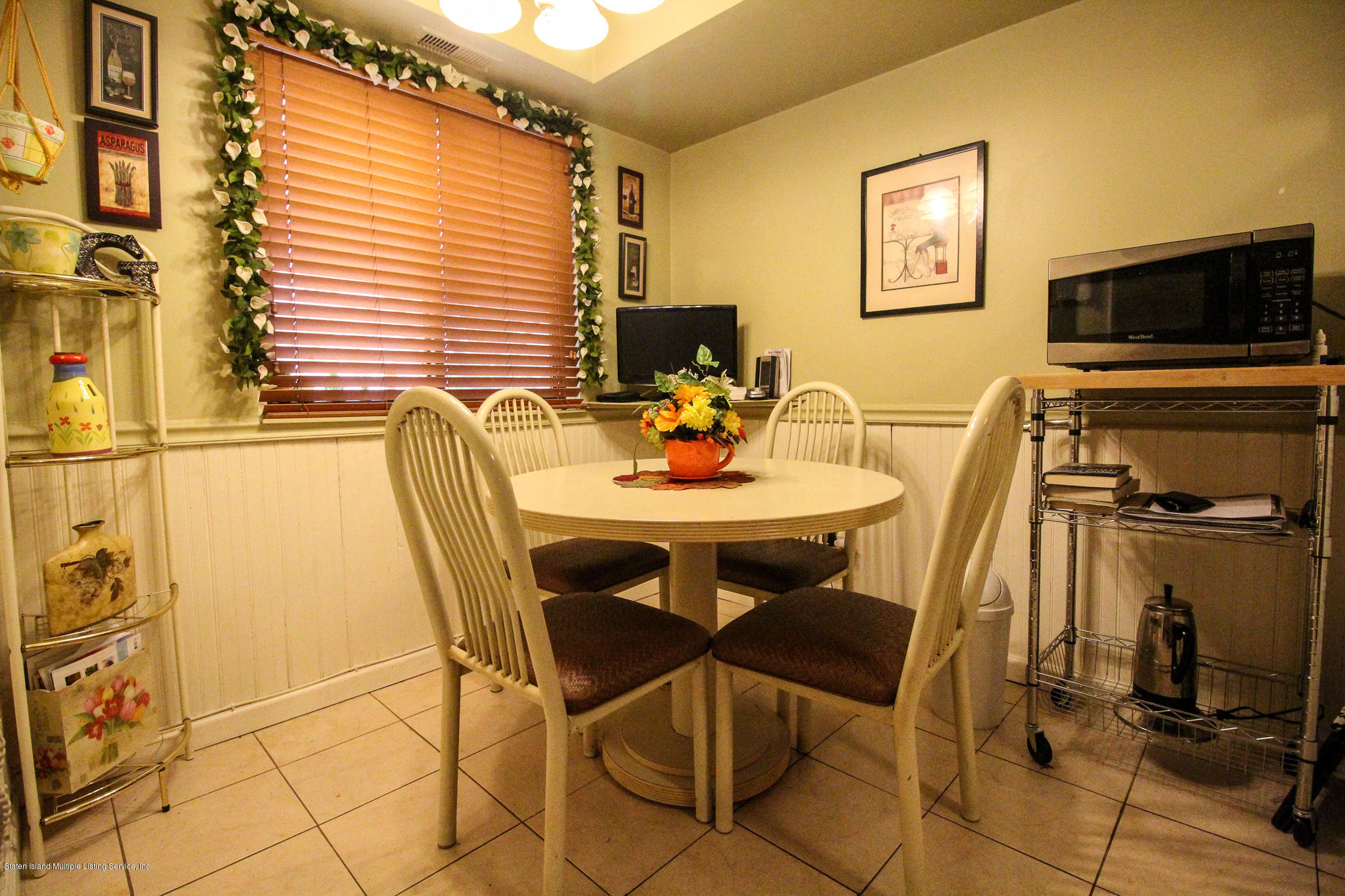 261 Signs Road, Unit D Staten Island, NY 10314 - Photo 5 of 17 IMG_2724