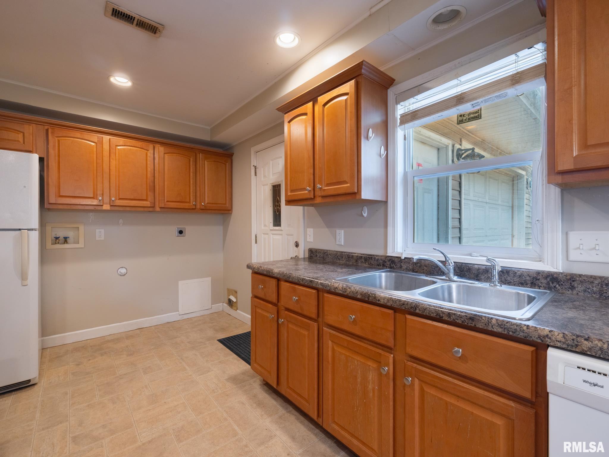 1409 Bush Street Pekin, IL 61554 - Photo 20 of 33
