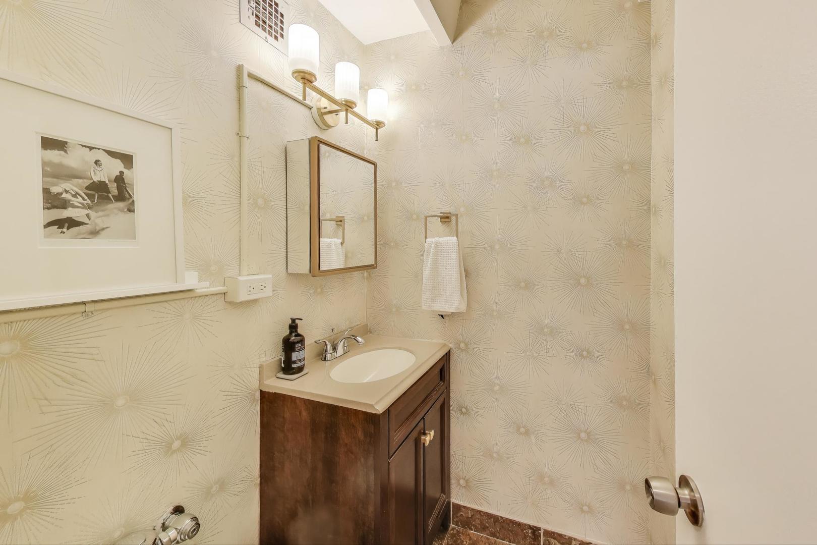 1862 Sherman Avenue, Unit 1NE Evanston, IL 60201 - Photo 14 of 21