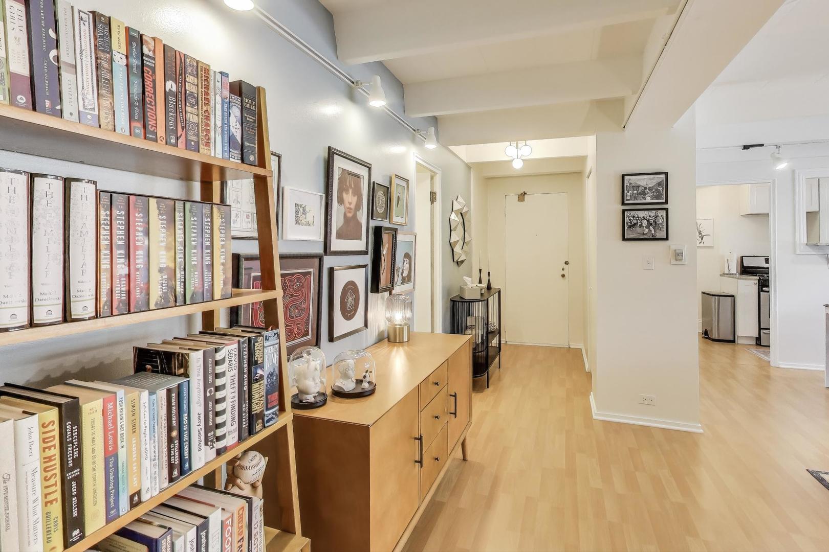 1862 Sherman Avenue, Unit 1NE Evanston, IL 60201 - Photo 2 of 21