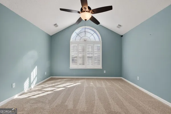a view of empty room with window