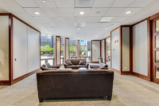 $3,700 | 222 North Columbus Drive, Unit 1703, Chicago, IL 60601