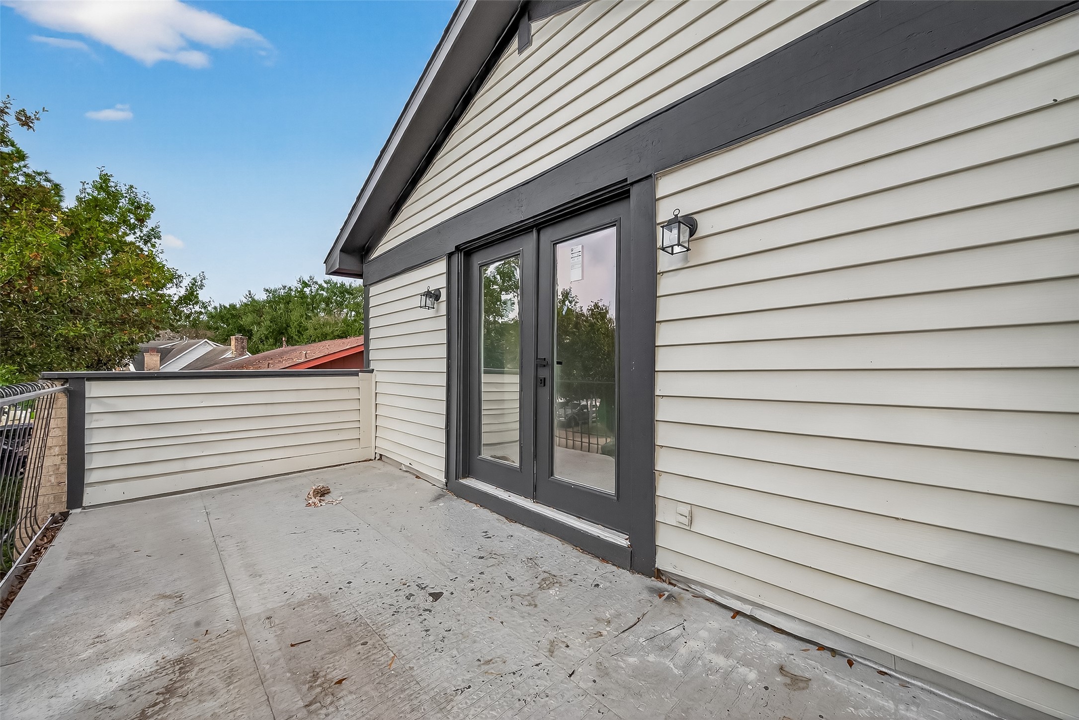 4415 Anacacho Street Pasadena, TX 77504 - Photo 37 of 45 a view of a house with a large window