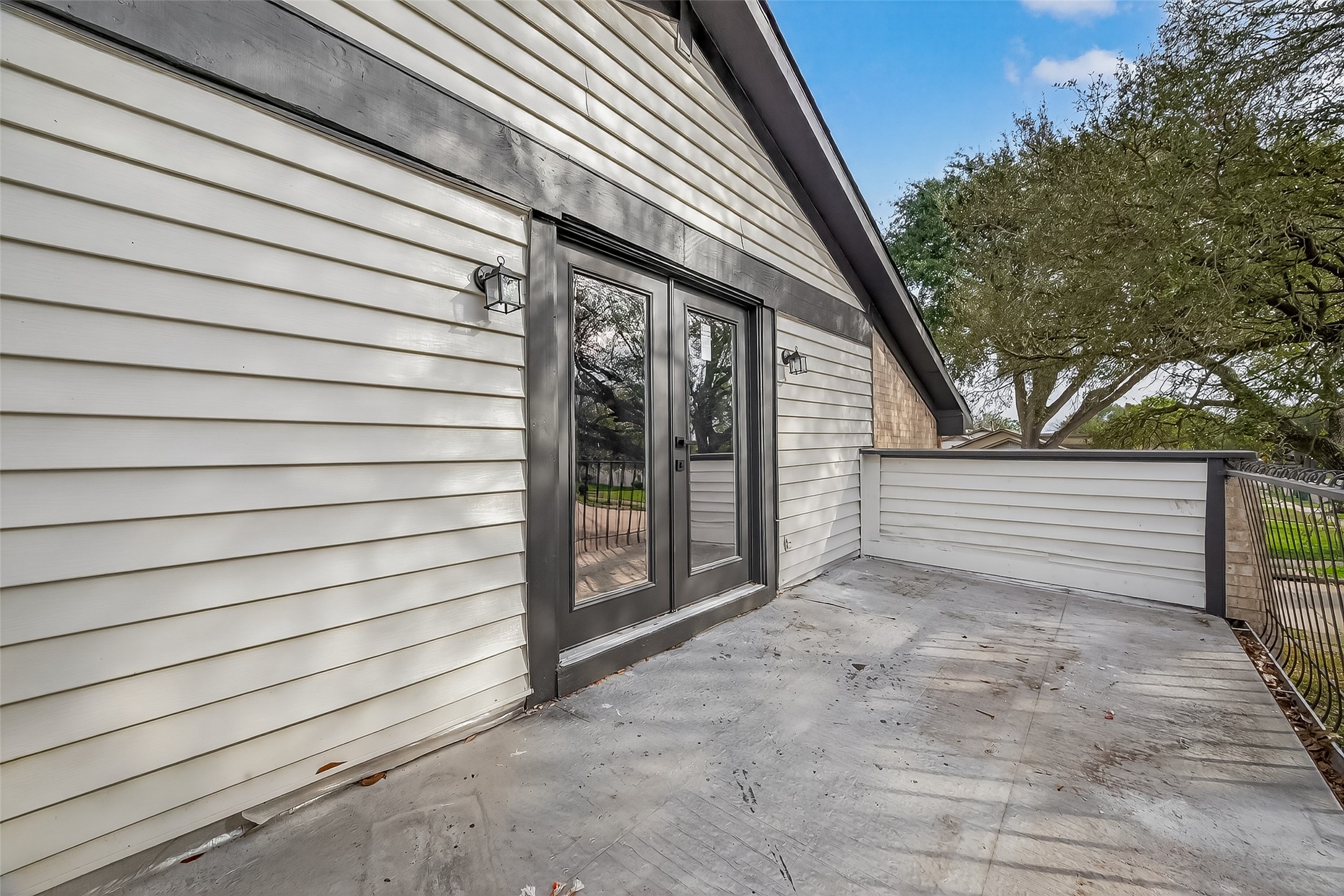 4415 Anacacho Street Pasadena, TX 77504 - Photo 38 of 45 a view of a porch