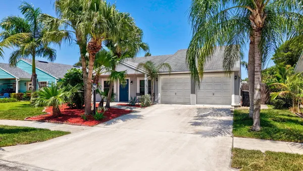 $425,000 | 7955 Ridgewood Drive, Lake Worth, FL 33467