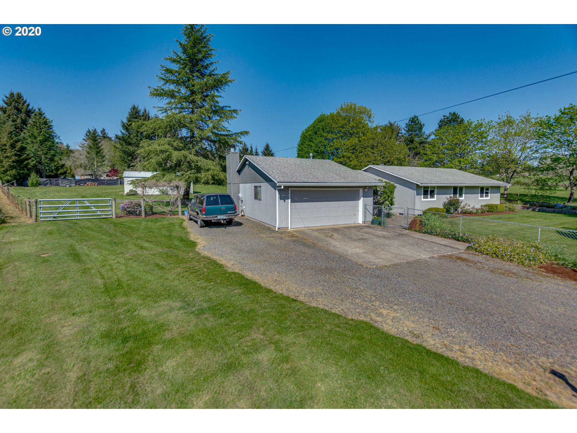 15050 Southeast Royer Road Damascus, OR 97089 - Photo 2 of 31