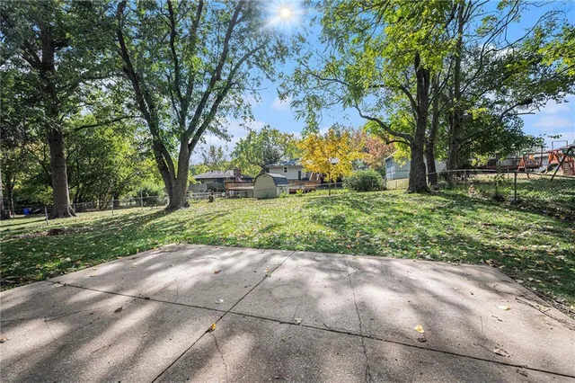 $325,000 | 7407 Northwest 78th Street, Kansas City, MO 64152