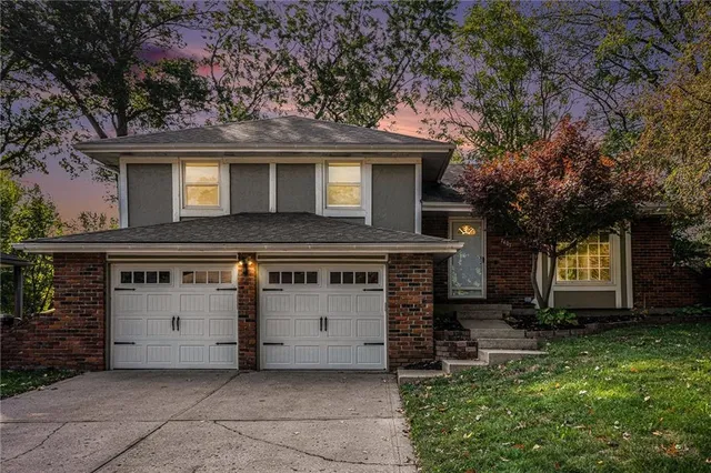 $325,000 | 7407 Northwest 78th Street, Kansas City, MO 64152