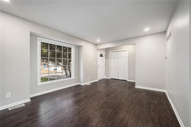 $325,000 | 7407 Northwest 78th Street, Kansas City, MO 64152