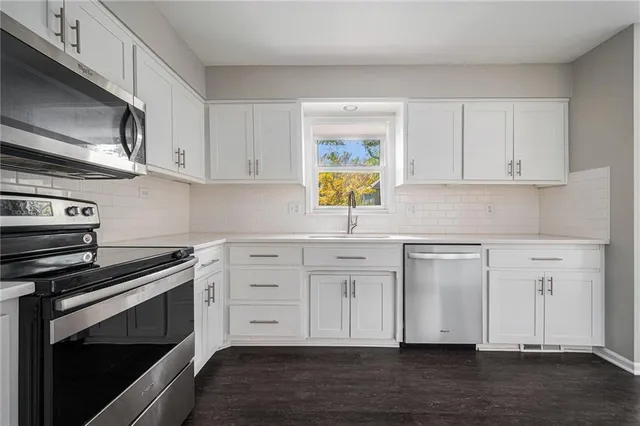 $325,000 | 7407 Northwest 78th Street, Kansas City, MO 64152