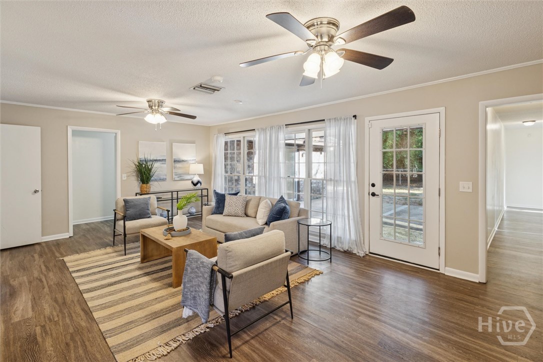 910 Kings Road Hinesville, GA 31313 - Photo 7 of 43 Gallery Image 7