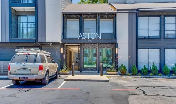 $1,600 | 2800 Douglas Avenue, Unit 208, Dallas, TX 75219