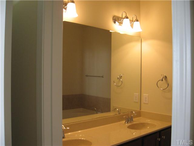 10118 Barnhart Way, Unit 99 Raleigh, NC 27617 - Photo 6 of 12 Gallery Image 6