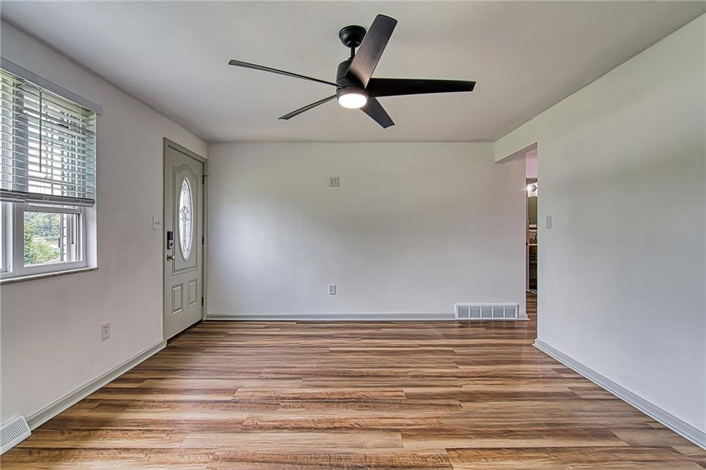 428 West Starz Road Gibsonia, PA 15044 - Photo 3 of 24