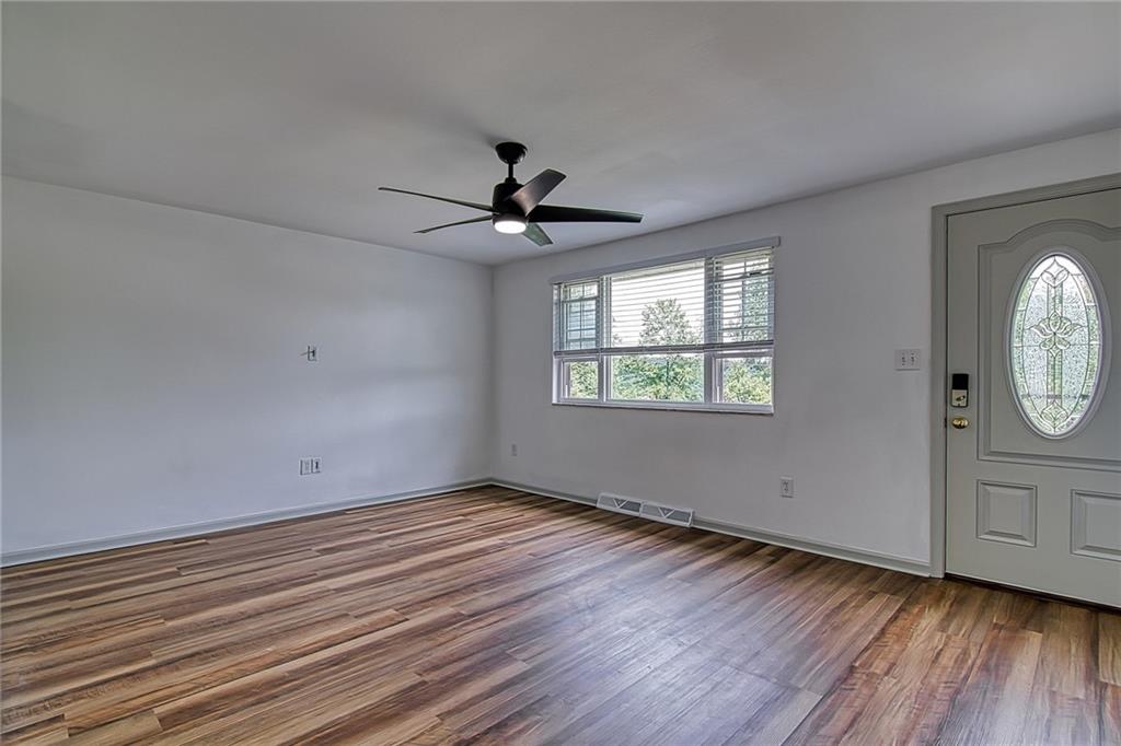 428 West Starz Road Gibsonia, PA 15044 - Photo 4 of 24