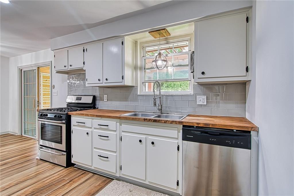 428 West Starz Road Gibsonia, PA 15044 - Photo 10 of 24