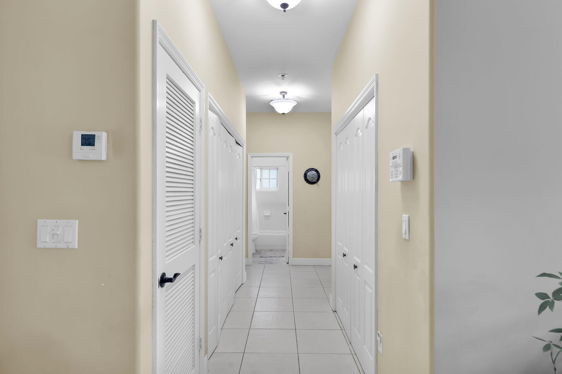 6 Fishermans Trail Key Largo, FL 33037 - Photo 12 of 50 Hallway to Bedrooms